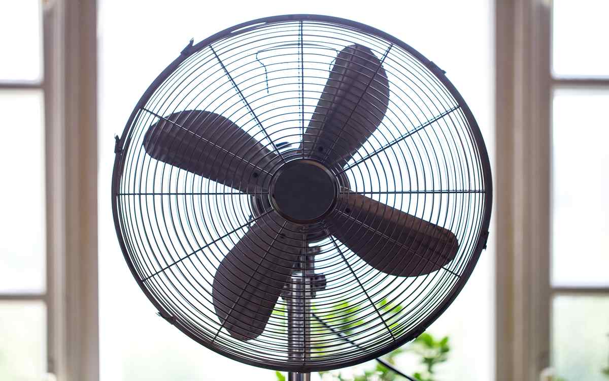 5 Rekomendasi Merek Kipas Angin : Angin Kencang Hemat Energi