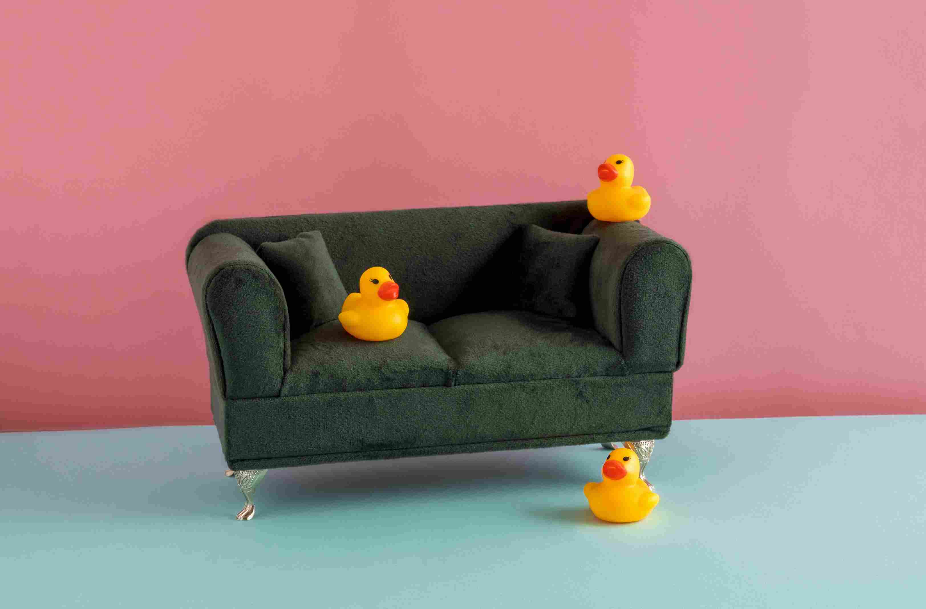 6 Warna Sofa Kekinian : Hiasi Ruang Jadi Makin Ceria!