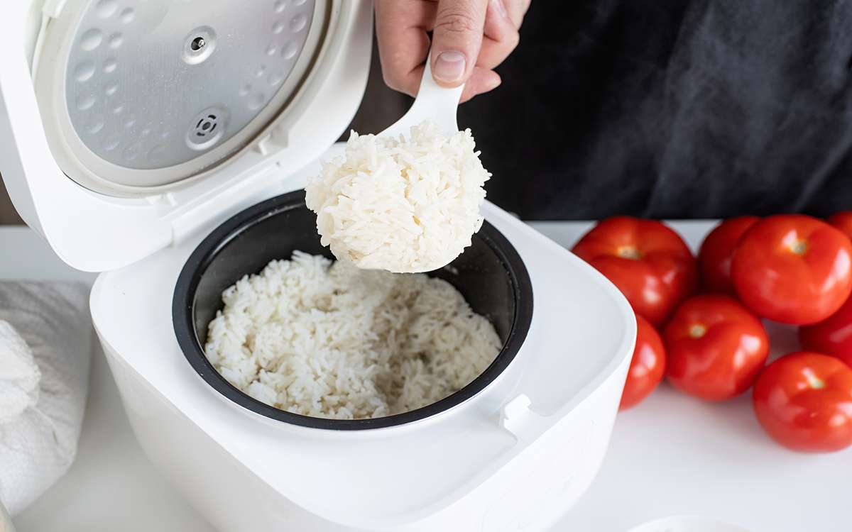 7 Cara Memasak Nasi dengan Rice Cooker agar Pulen dan Harum